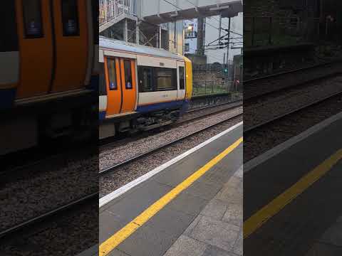 London Overground Class 378 departs canonbury #train #railway #londonoverground