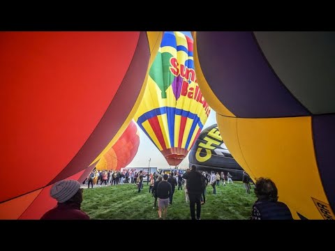 NO COMMENT: Cientos de globos aerostáticos inundan los cielos e iluminan las noches de Albuquerque