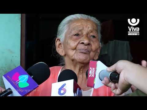 Gobierno entrega paquetes alimenticios a madres de héroes y mártires en Managua