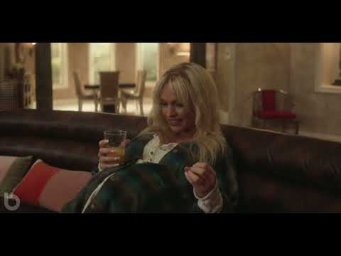 Pamela Anderson is pregnant in 'Pam and Tommy' (2022)