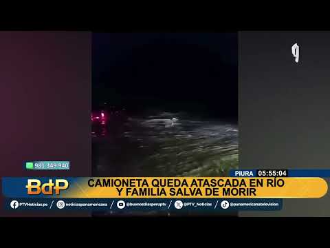 Rescatan a pasajeros de camioneta atascada en el río Serrán en Morropón