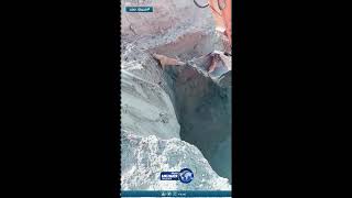 انقاذ كلب سقط في حفرة