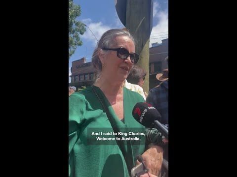 Aussie lady shakes both King and Queens hand on her birthday