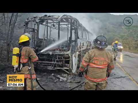 Autobús que transportaba a migrantes se quema por fallas mecánicas en Copán