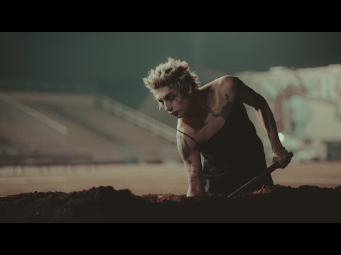 PALAYE ROYALE  - Lonely (Official Music Video)