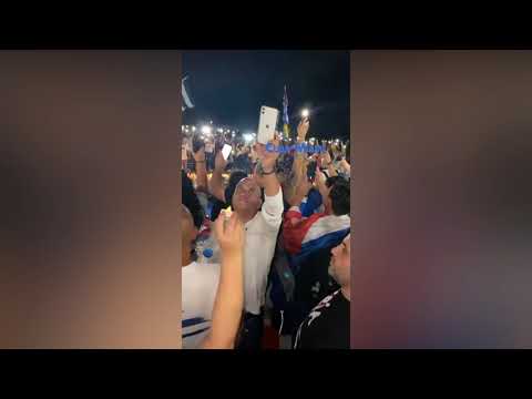 Cubanos se manifiestan toda la noche frente a la Casa Blanca en Washington, DC