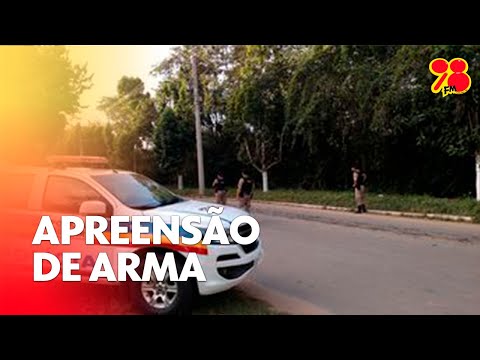 Polícia apreende moto e arma de foragido da Justiça em Novo Cruzeiro
