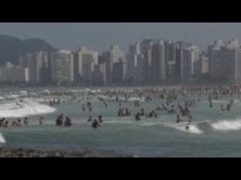 Brazil beaches, bars packed as virus cases climb