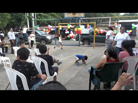 Niños del distrito II de Managua disfrutan de piñatas y concursos