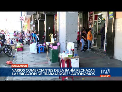 Comerciantes molestos por la ubicación de comerciantes autónomos en la Bahía de Guayaquil