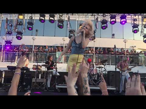 Grudges - Paramore (Live from Parahoy 3)