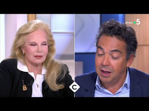 Sylvie Vartan, une vie sur scène - C à Vous - 04/10/2024