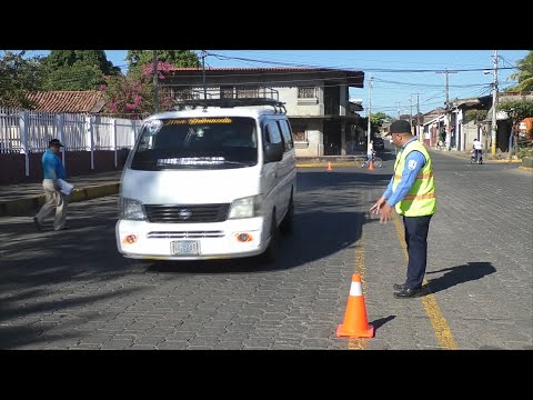 Realizan inspección mecánica a buses escolares de León