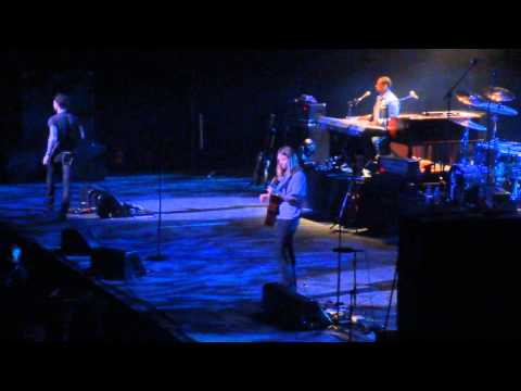 Maroon 5 - Let's Stay Together (Al Green Cover) @ Acer Arena 6 May 2011