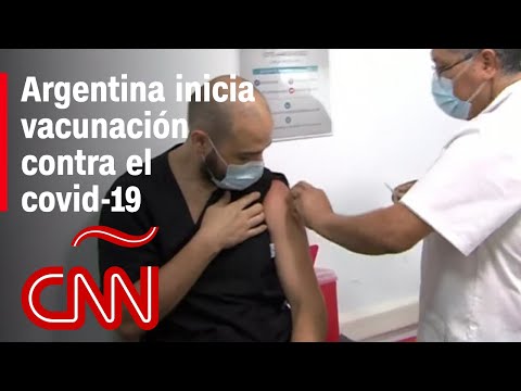 Argentina vacuna al primer médico con Sputnik V