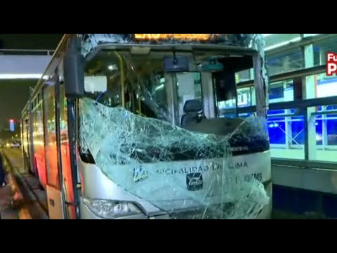 Metropolitano: 25 heridos dejó triple choque de buses en la estación Canadá