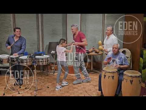 JULIO CAMEJO  con La Internacional Sonora Santanera ensayos PERFUME DE GARDENIA Les gusta?