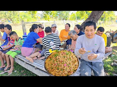 ข้าวผัดถาดใหญ่สูตบ่าวหมี.มีแต