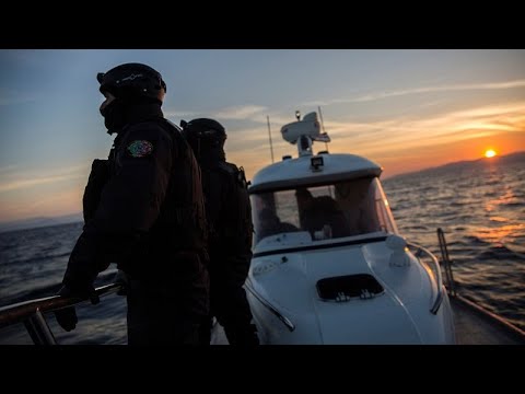 Mueren tres niñas y rescatan a 16 migrantes tras el naufragio de un barco cerca de una isla griega