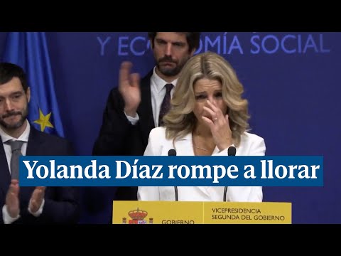 Yolanda Díaz rompe a llorar tras renovar su cargo como Vicepresidenta y ministra de Trabajo