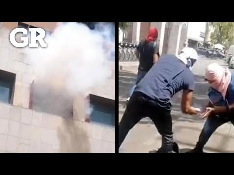 Protestan normalistas y vandalizan sede de SRE