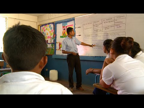 Nicaragua celebra el día del maestro y los avances en profesionalización educativa