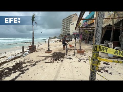 El huracán Beryl deja daños menores en la joya turística de México