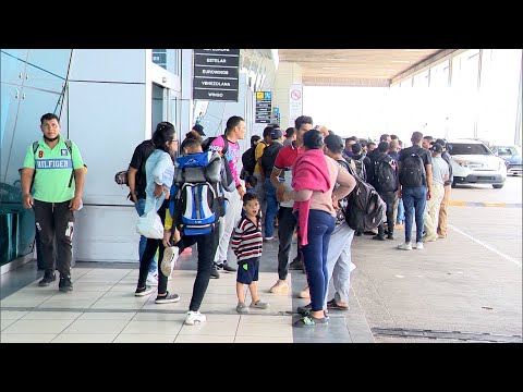 Venezolanos piden vuelos humanitarios para retornar a su país
