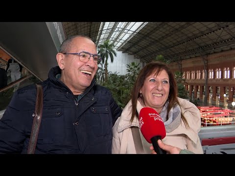 Turistas que han visitado Madrid vuelven a sus casas este domingo