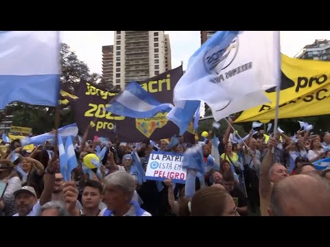 Argentine presidential candidates hold rallies with thousands of supporters ahead of elections