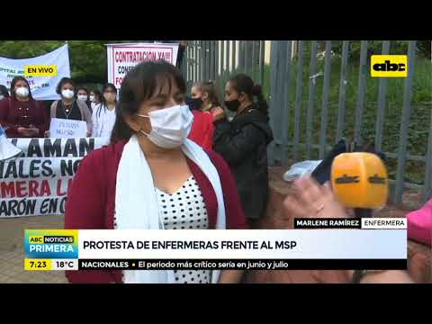 Enfermeros protestan frente al Ministerio de Salud y exigen pago de salarios atrasados
