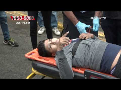 Motociclista termina en el hospital tras triple colisión en Managua - Nicaragua