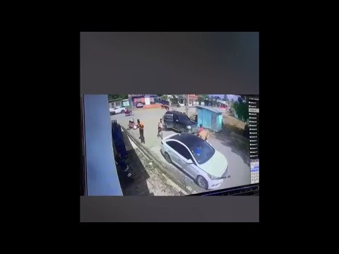Hombres tirotean vehículo en Sabana de la Mar