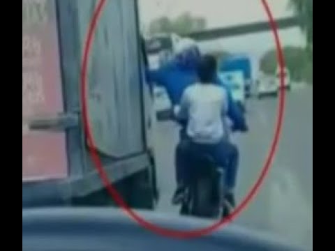 Delincuentes roban a bordo de motocicletas