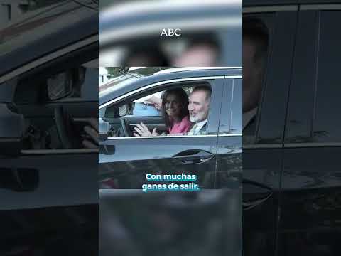 Los REYES FELIPE y LETIZIA visitan a DOÑA SOFÍA en el hospital