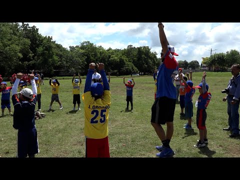 Equipos infantiles de Esquipulas reciben utilaje deportivo