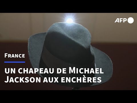 Un chapeau de Michael Jackson mis aux enchères à Paris | AFP