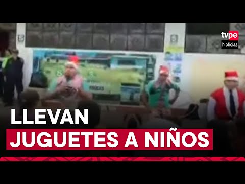 Huaraz: efectivos PNP llevan chocolatada y juguetes a niños por Navidad