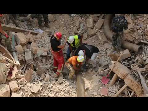 Rescatistas chilenos descartan signos de vida en edificio derruido en Beirut