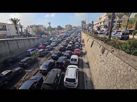 Heavy traffic jams as thousands seek to flee southern Lebanon after deadly Israeli barrage