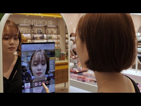 Realidad aumentada | Espejo permite comprar cosméticos sin contacto