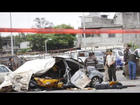 Hacen estallar un vehículo frente a una unidad policial en el noroeste de Guayaquil