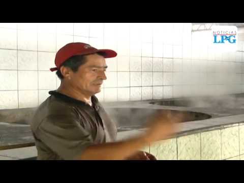 Conozca cómo hacen el dulce de panela en las moliendas de Verapaz, San Vicente
