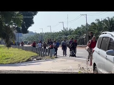 Migrant caravan spends Christmas walking in Mexico