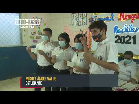 Futuros bachilleres de Nicaragua reciben bono escolar para la promoción