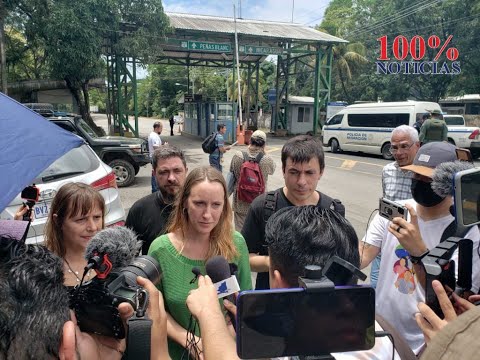 Caravana internacional de izquierda llegan a Peñas Blancas, intentan cruzar a Nicaragua
