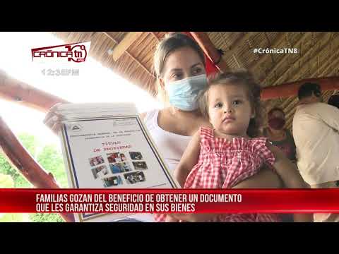 Familias de Mateare reciben con gozo sus títulos de propiedad - Nicaragua