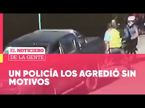 Dos JÓVENES fueron AGREDIDOS por un POLICÍA mientras CIRCULABAN en MOTO #ElNotidelaGente