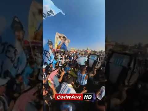 #Banderazo de argentinos en Qatar #Mundial #Qatar2022 #LaScaloneta #Futbol #shorts