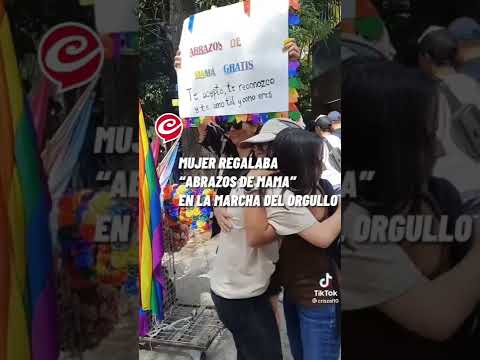 Día del Orgullo: regaló “abrazos de mamá gratis” en la marcha LGBT+